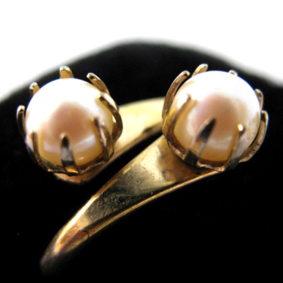 VINTAGE Womens Pearl Ring Faux Pearls Jewelry 5.25 - Picture 1 of 5